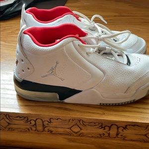 Jordan Sz 6 basketball shoes